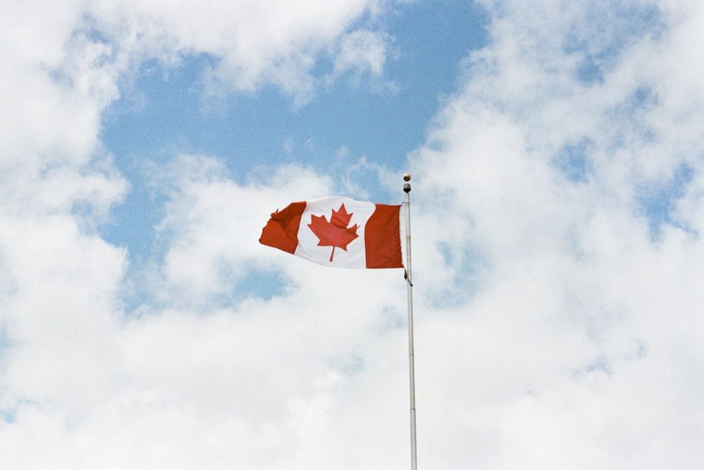Gửi quà tết đi Canada – Mang niềm vui đến muôn nơi